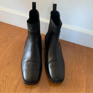 Everlane The Italian Leather Square Toe Chelsea Boot - Black